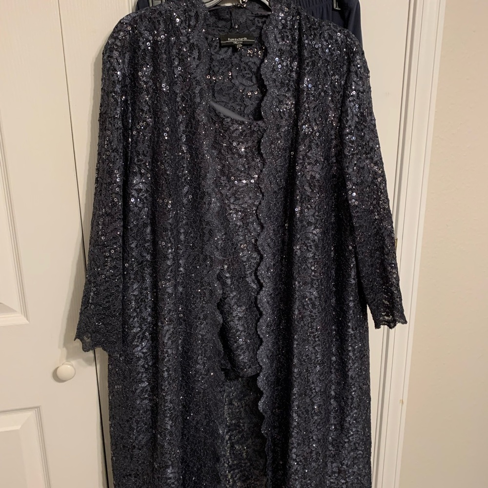 Beautiful 3 piece pantsuit; worn once
